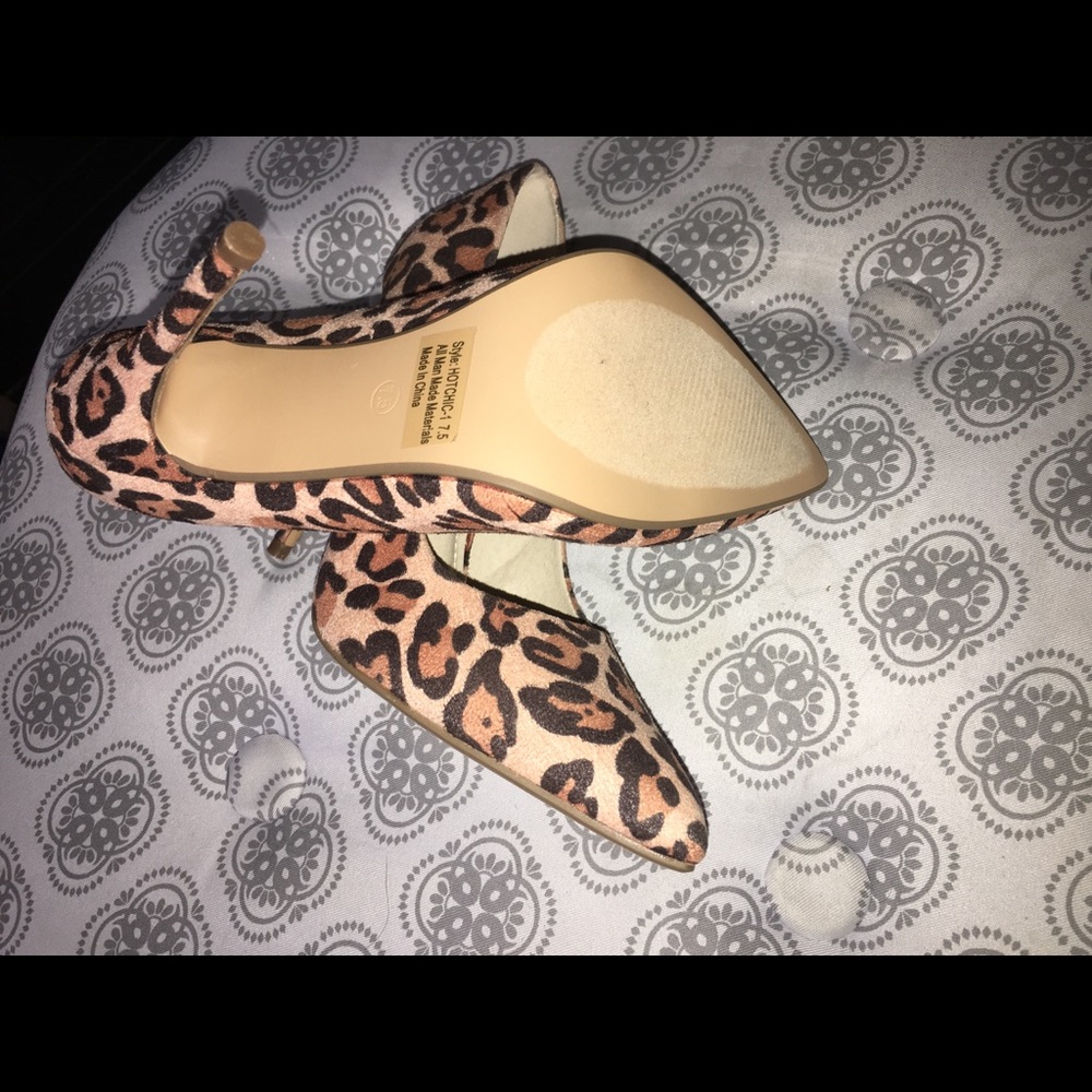 HOTT Leopard Pumps - Picture 3 of 5